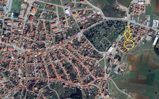 ŞEHRİN KIYISINDA SATILIK FIRSAT ARSA